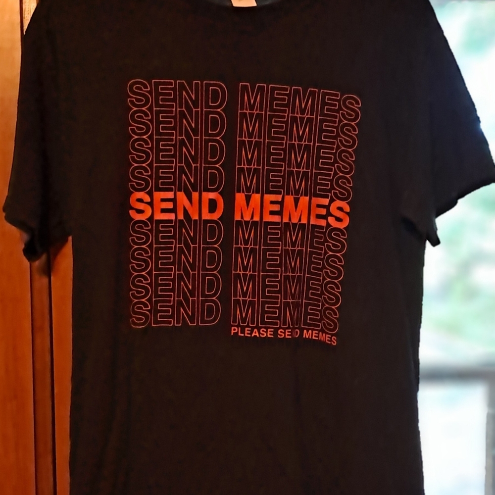 "PLEASE SEND MEMES" Black Graphic Tee